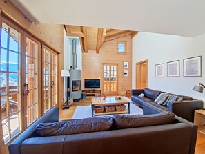 Fernseher, Kamin