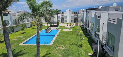 Casa Los Huertos D San Juan: alberca áreas verdes a 5 minutos del centro de Yeca