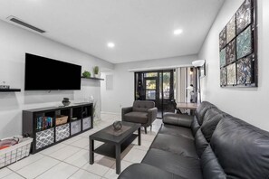 Smart TV - "Orlando Magic at 3697 Vacation Apartment: Your Getaway!" (Orlando)