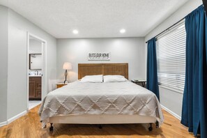 2 bedrooms, desk, iron/ironing board, free WiFi