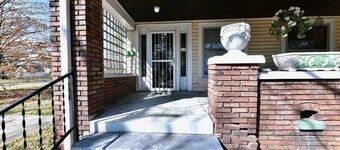 Affordable Comfort 5 Mins from Downtown Indy