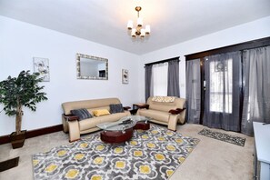 Smart TV - Affordable Comfort 5 Mins from Downtown Indy (Indianapolis)