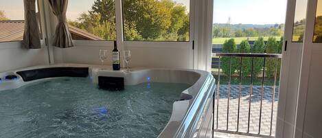 Bain à remous intérieur