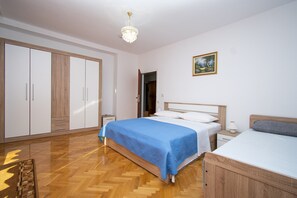 3 bedrooms, soundproofing, iron/ironing board, WiFi - Apartment Monika - Three Badroom Apartment with Terrace (Šibenik)
