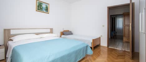 3 bedrooms, soundproofing, iron/ironing board, WiFi