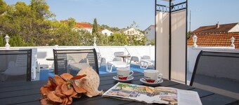 Apartment Monika - Three Badroom Apartment with Terrace