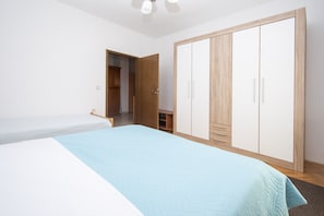 3 chambres, chambres insonorisées, fer et planche à repasser, Wi-Fi