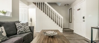 ⤃ Colorado Hideaway! 2 BR, 1.5 Bath w/AC Sleeps 6!