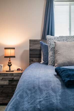 2 bedrooms, iron/ironing board, free WiFi, bed sheets - ⤃ Colorado Hideaway! 2 BR, 1.5 Bath w/AC Sleeps 6! (Colorado Springs)
