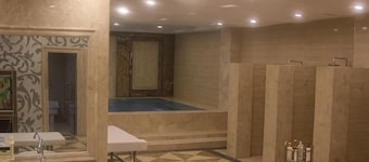 Lanyi Holiday Hotel