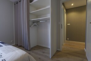 2 chambres, fer et planche à repasser, Wi-Fi gratuit, draps fournis