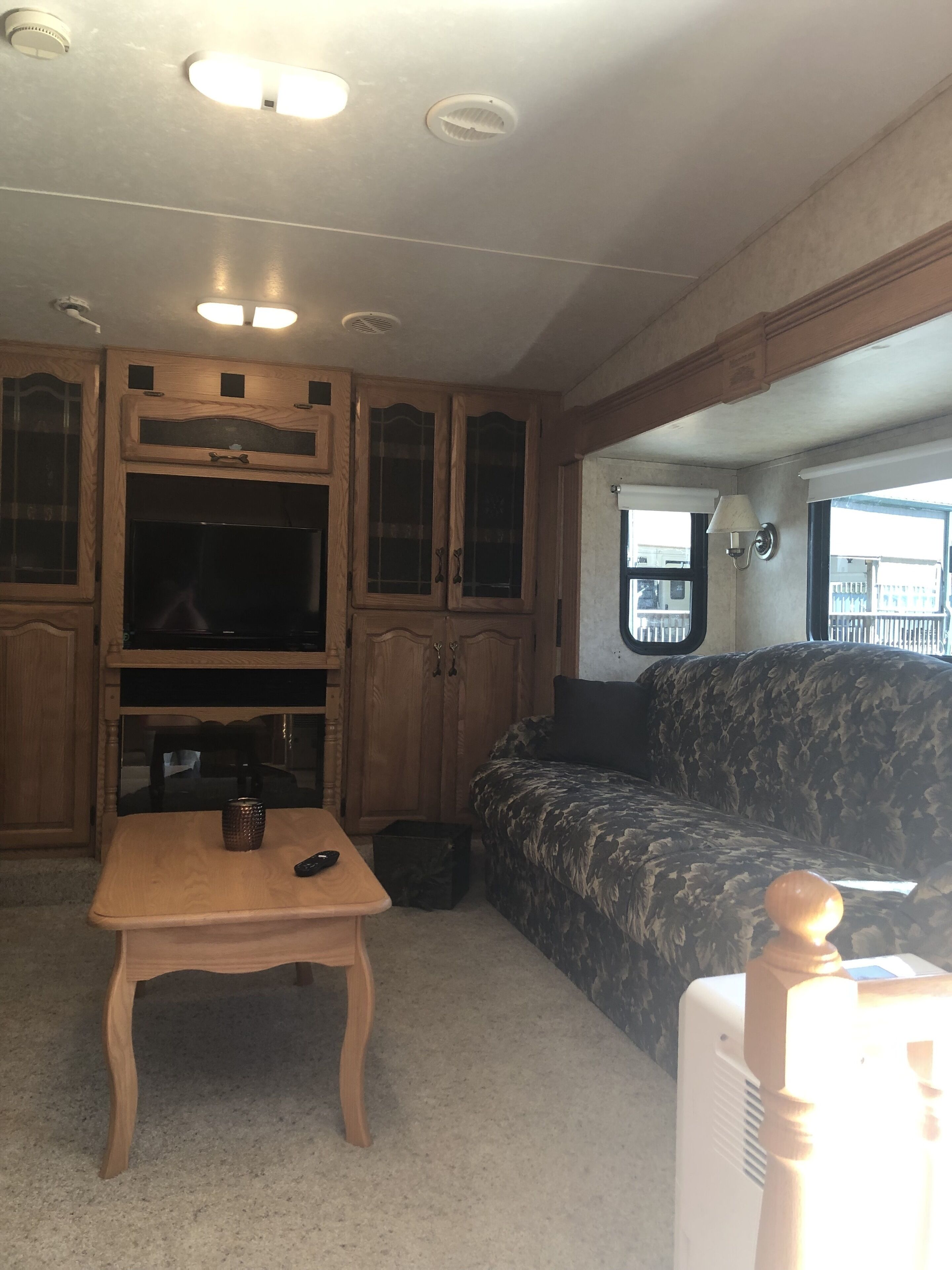 Mountain /Lake Retreat RV Pet Friendly
