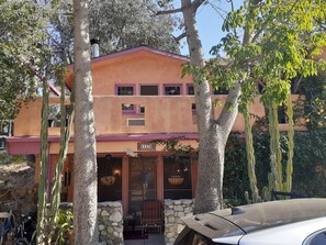 Exterior - Idyllic rustic country house for extended stay over 30 days ideal for World cup  (Sylmar)