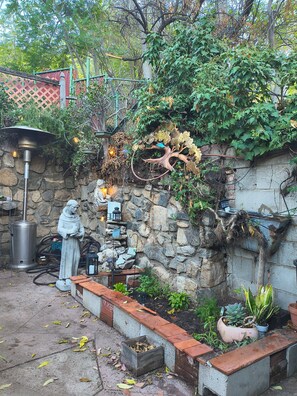 Property grounds - Idyllic rustic country house for extended stay over 30 days ideal for World cup  (Sylmar)