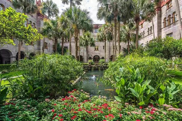 Property grounds - Location! Quiet, Cozy 2-Bedroom Condo In The Heart Of Historic St. Augustine! (St. Augustine)