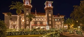 Location! Quiet, Cozy 2-Bedroom Condo In The Heart Of Historic St. Augustine!