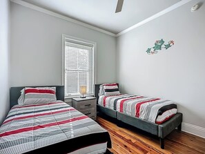 2 chambres, fer et planche à repasser, Wi-Fi, literie fournie