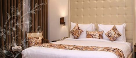 Chambre Deluxe, 1 chambre, fumeurs, vue ville | Literie de qualité supérieure, couette en duvet d'oie