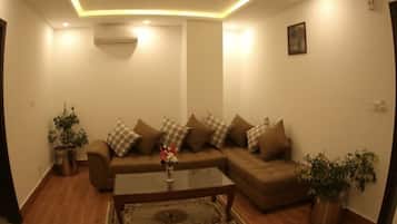 Family Studio Suite | Premium bedding, down comforters, Select Comfort beds, minibar