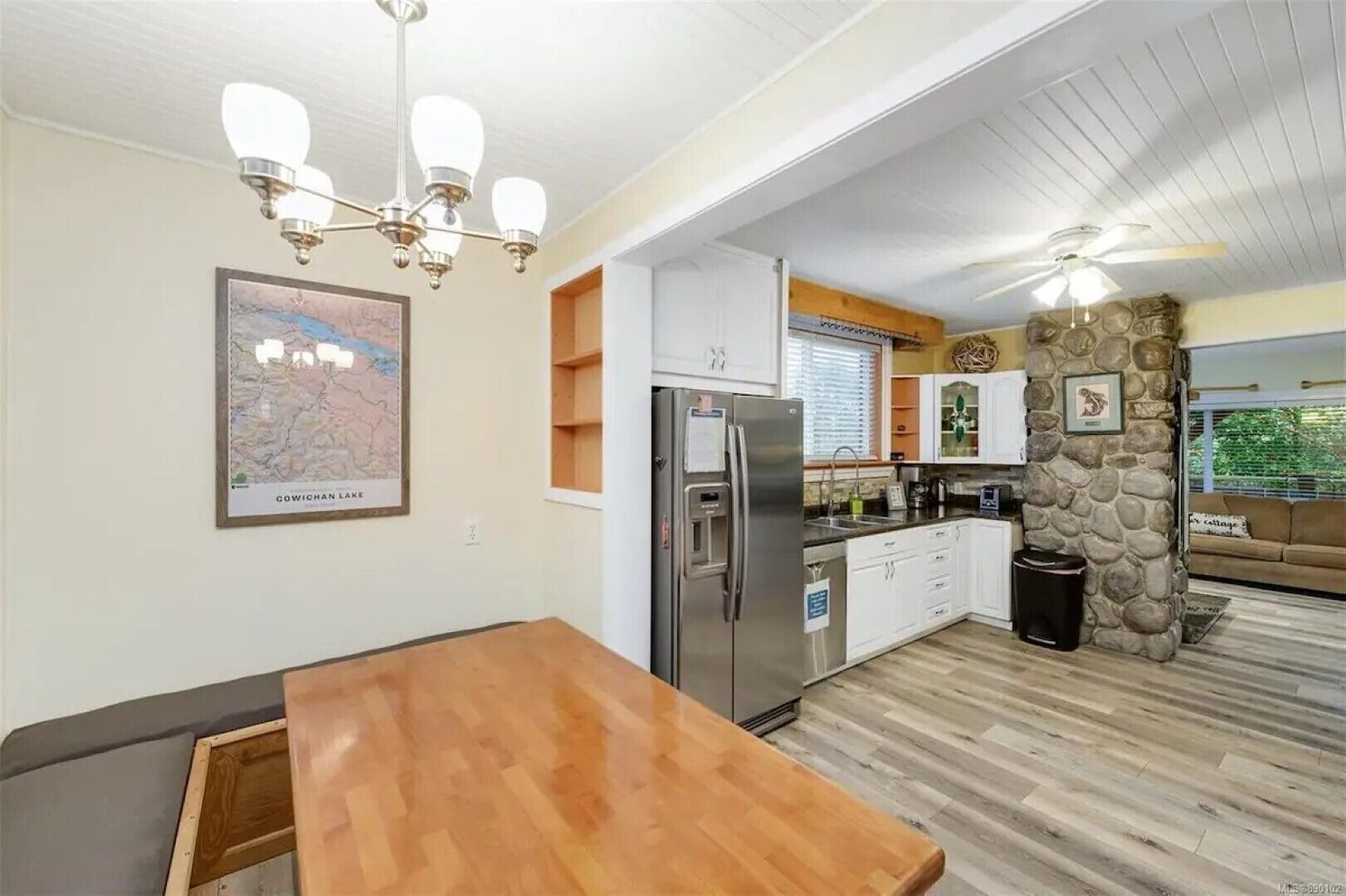 ☀Hot Tub by the Lake☀ Sleeps 10 Huge Outdoor Space