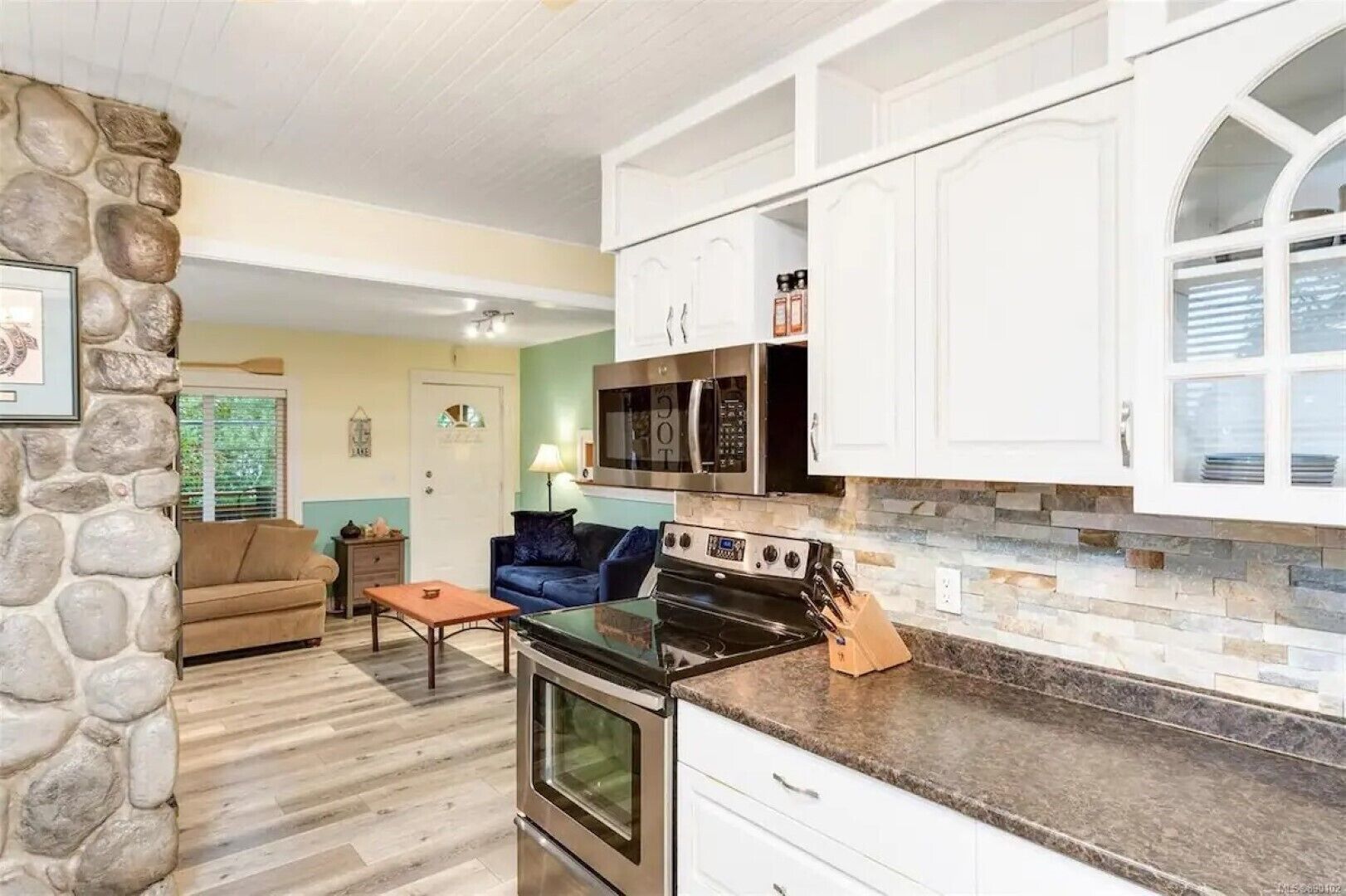 ☀Hot Tub by the Lake☀ Sleeps 10 Huge Outdoor Space