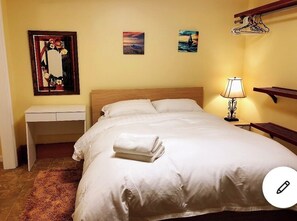 1 bedroom, desk, iron/ironing board, WiFi