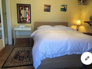 1 bedroom, desk, iron/ironing board, WiFi