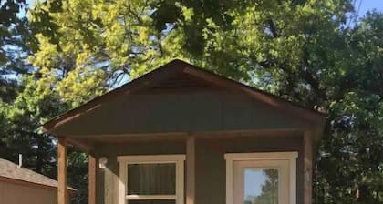 Hoot Owl Cabin: weekly discount $$ available!