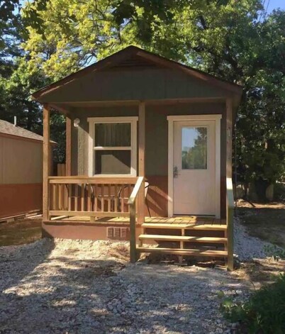 Hoot Owl Cabin: weekly discount $$ available!