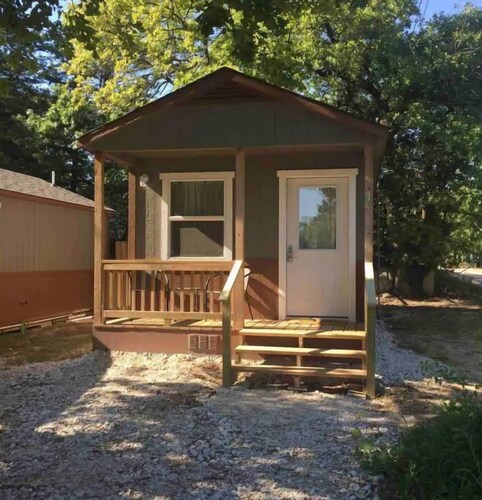 Hoot Owl Cabin: weekly discount $$ available!