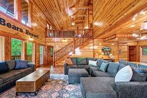 Smart TV, caminetto, videogiochi, lettore DVD