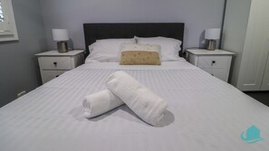 3 bedrooms, iron/ironing board, WiFi