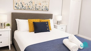 3 bedrooms, iron/ironing board, WiFi, bed sheets - Castaway at Pelican – Relaxed, Pet Friendly Stay Near Lake And Beach (Pelican)