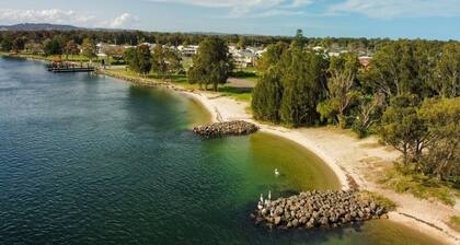 Castaway at Pelican – Relaxed, Pet Friendly Stay Near Lake And Beach