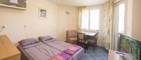 1 bedroom, iron/ironing board, free WiFi, bed sheets