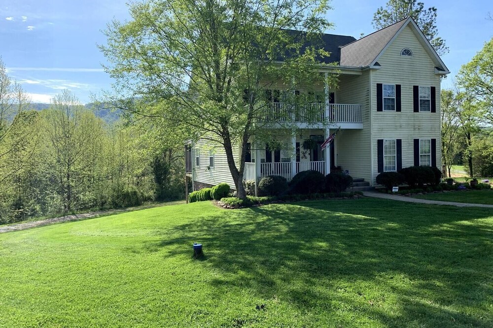 House Mountain Retreat