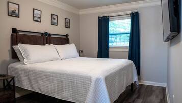 3 bedrooms, WiFi (free), bed sheets
