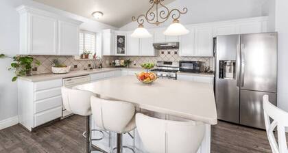 Farmington Gem 6BR Sleeps 16