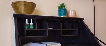 Centrally Located Boho Private BdR - 7 mi to beach