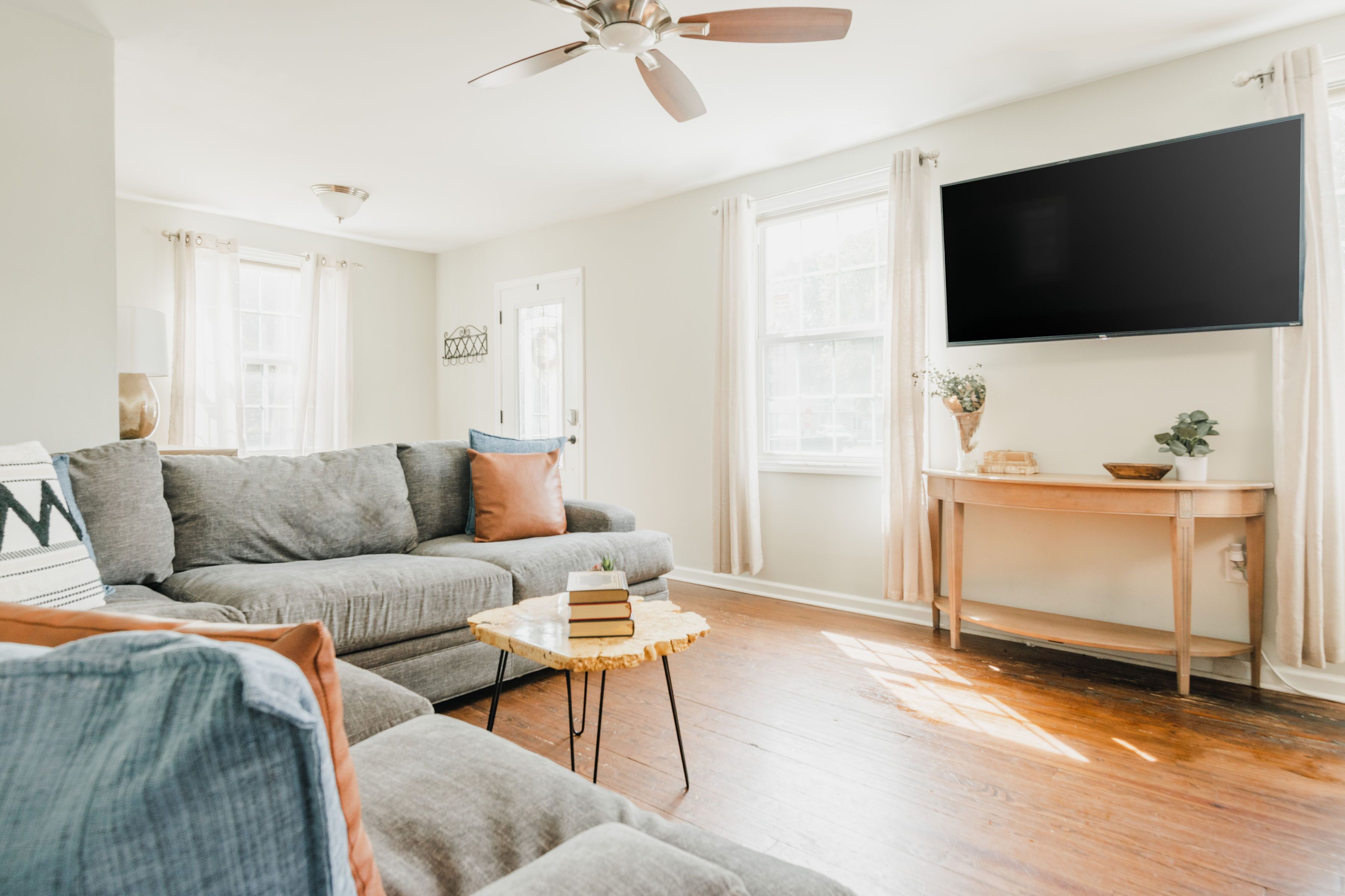 Charming 3 Bedroom Park Circle Home