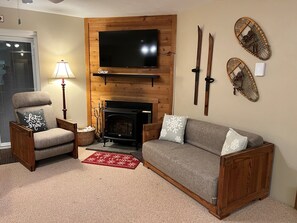 Smart TV, fireplace, DVD player