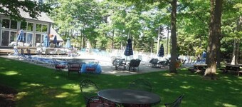 King Bed! 2BR2BA ground level. Near golf & two pools. Well equipped kitchen!