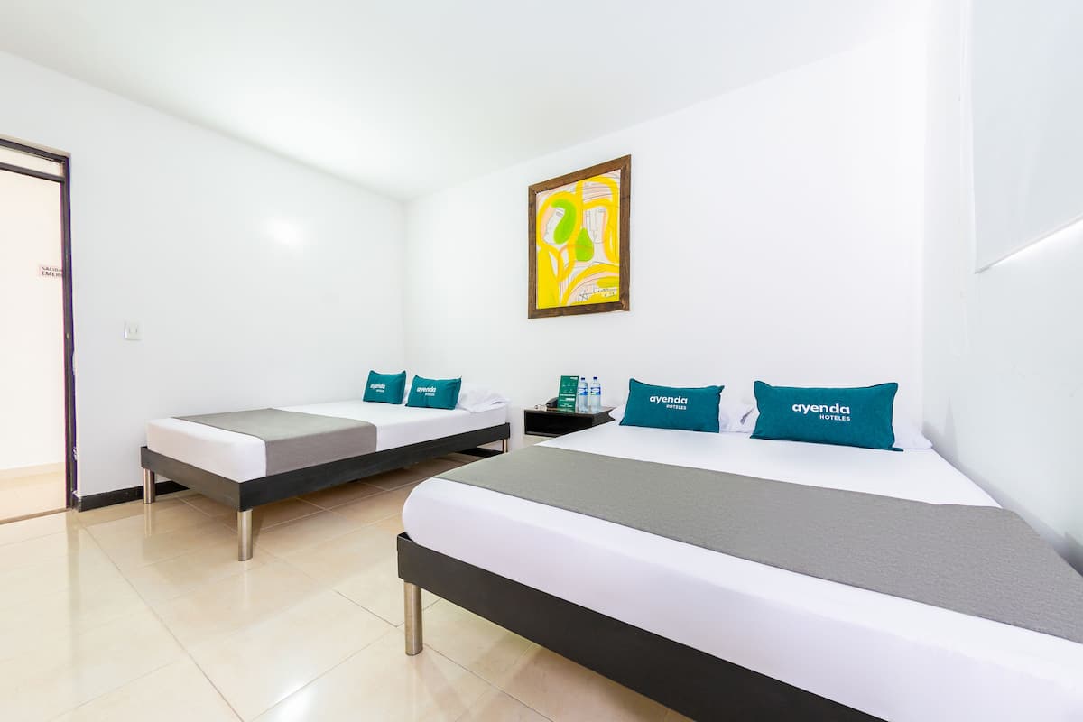 Hypo-allergenic bedding, free WiFi, bed sheets