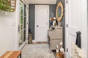 Interior - Old Town + Home & Carriage House + EV Charger (Bluffton)