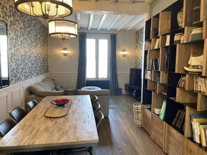 Smart TV, DVD player, ping pong, books