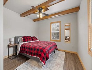 2 bedrooms, desk, travel crib, free WiFi