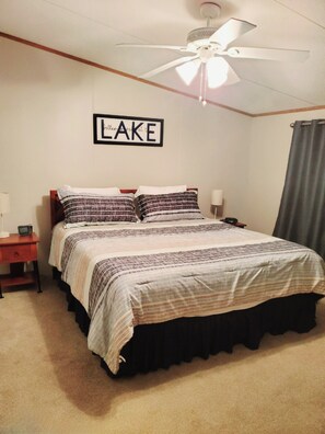 3 bedrooms, desk, free WiFi, bed sheets