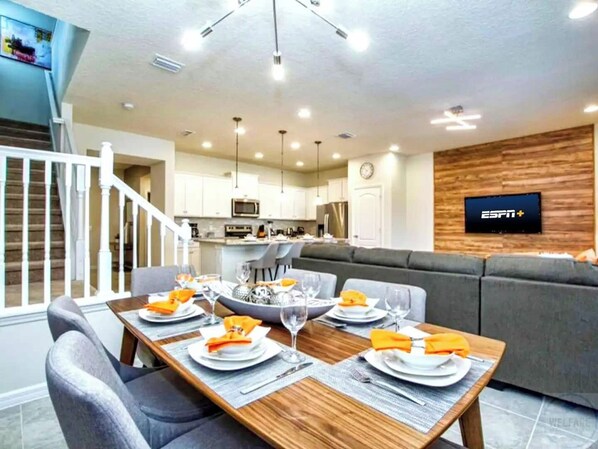 Dining - Lovely 5BR/4BA w/ Private Heated Pool & BBQ Grill (Kissimmee)