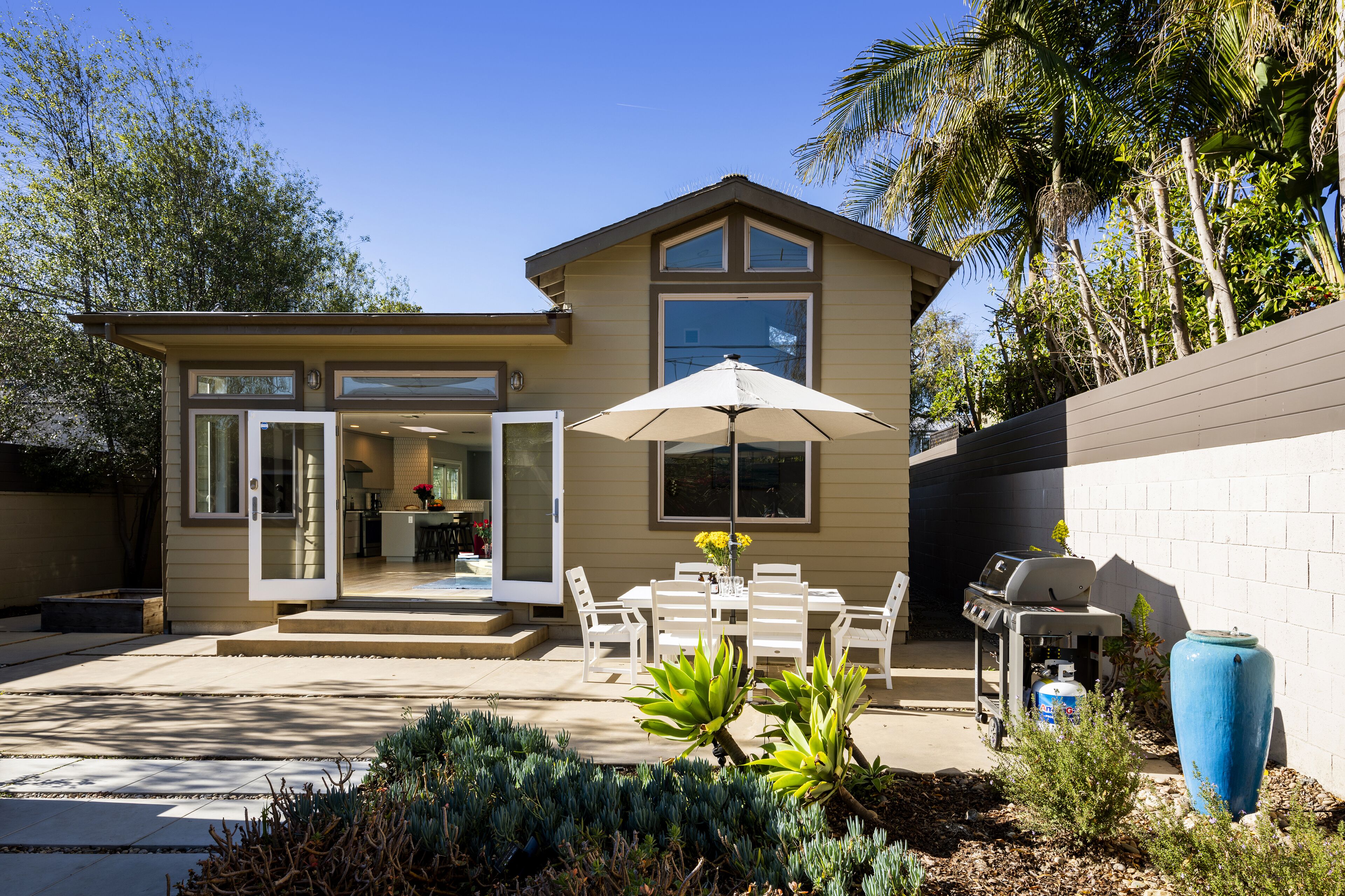 Sunburn & Surf - A Family Beach Retreat in Venice
