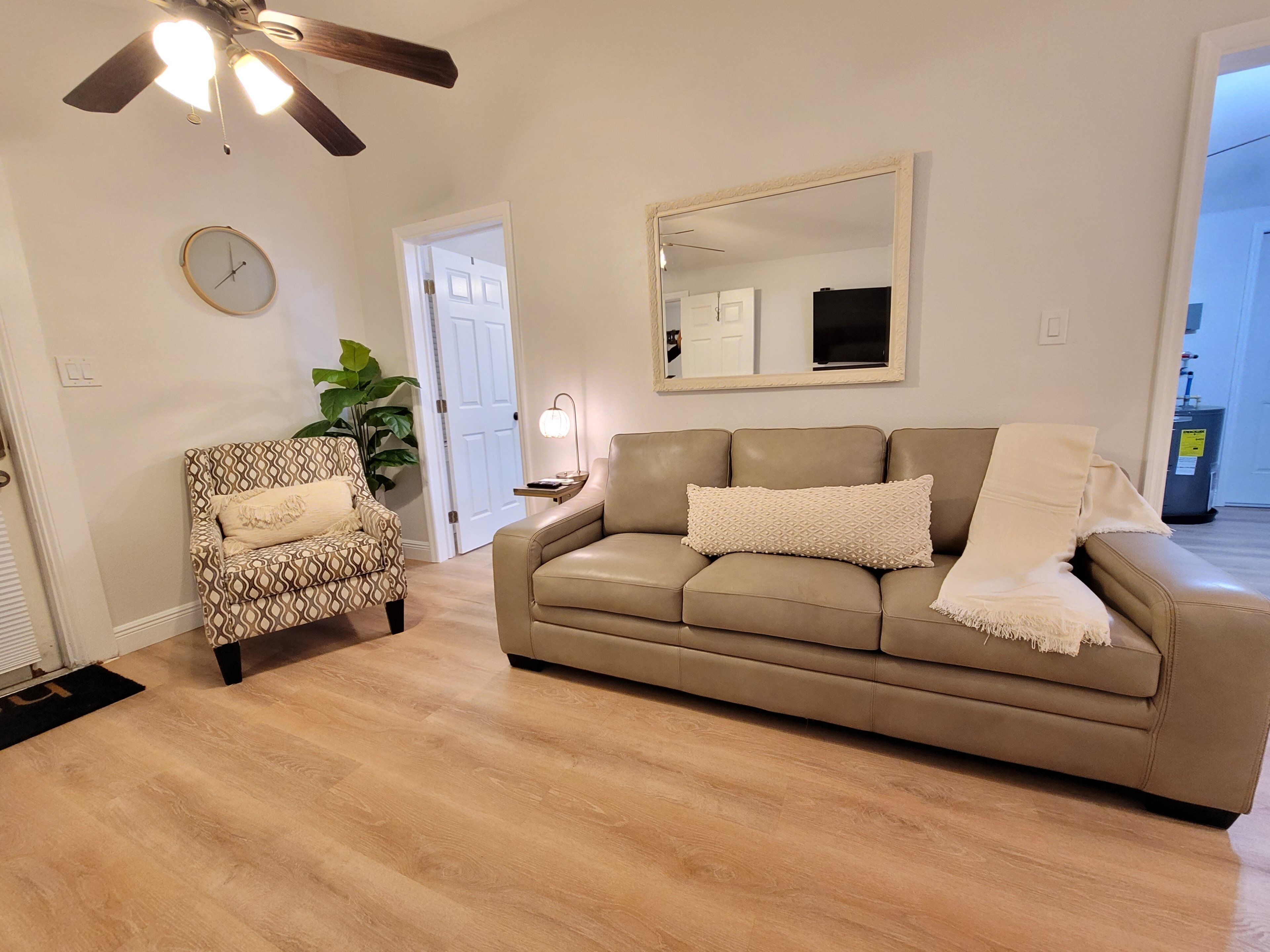 Indian Rocks Beach Cottage/Hot Tub/pet friendly/free beach equipment/free wifi & parking